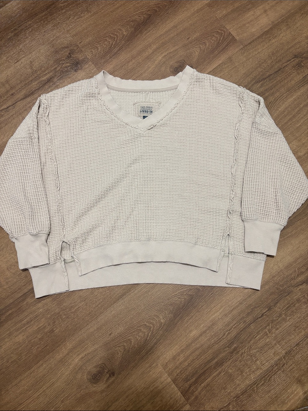 This Feels Seriously Lived In American Eagle Cream Waffle Knit VNeck Sweater Med